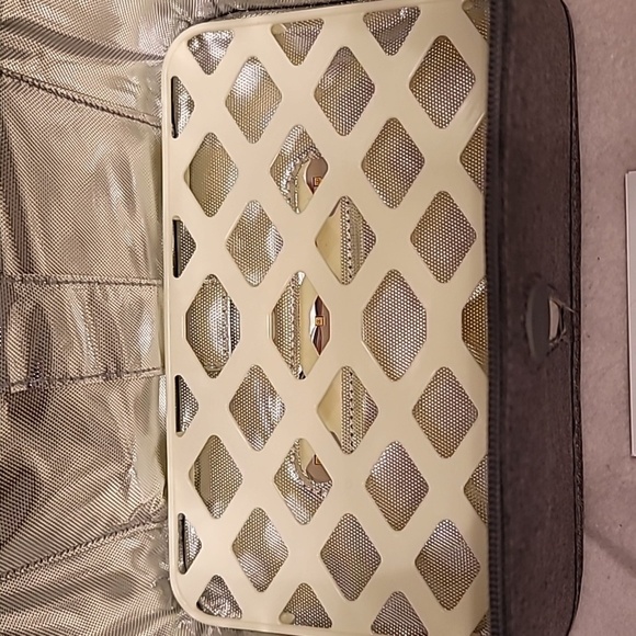 0798. ION UV ~ Santi-Case ~ Kills 99.9% of GERMS!! - Picture 5 of 12